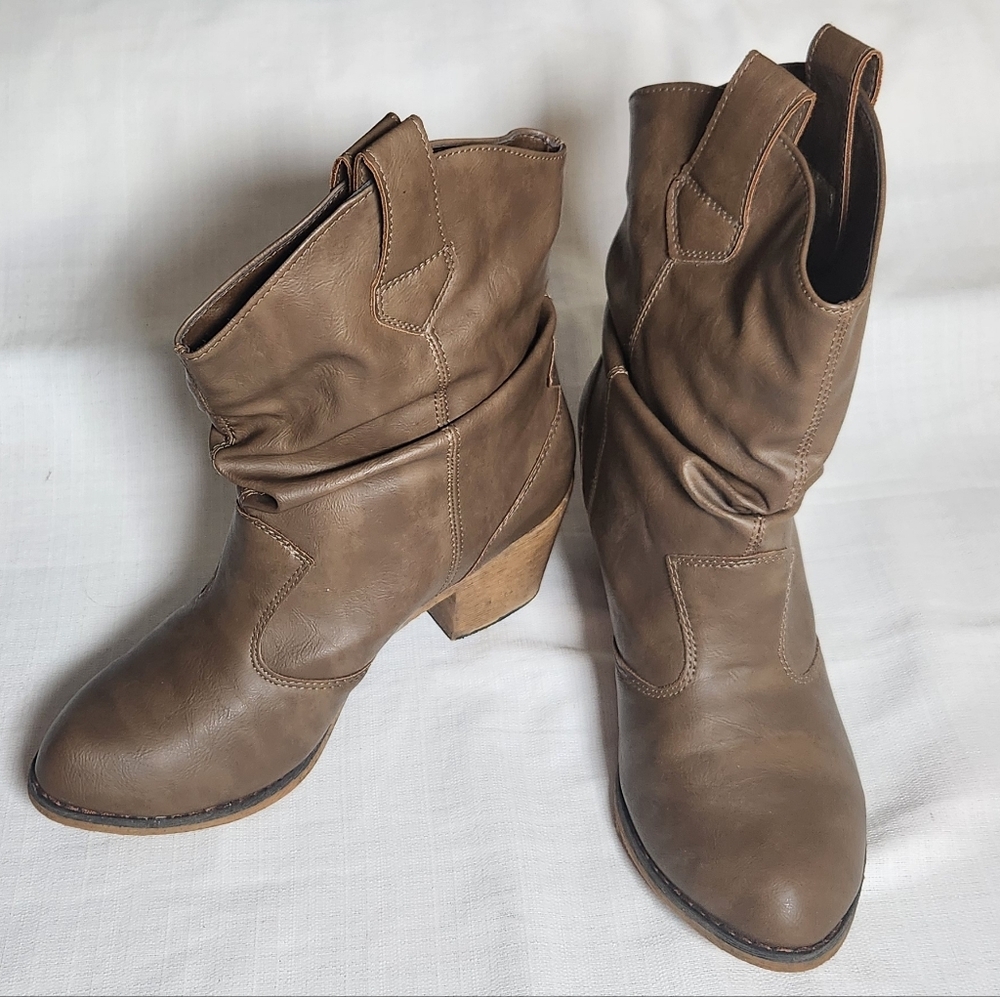 Charles Albert boots size 10
